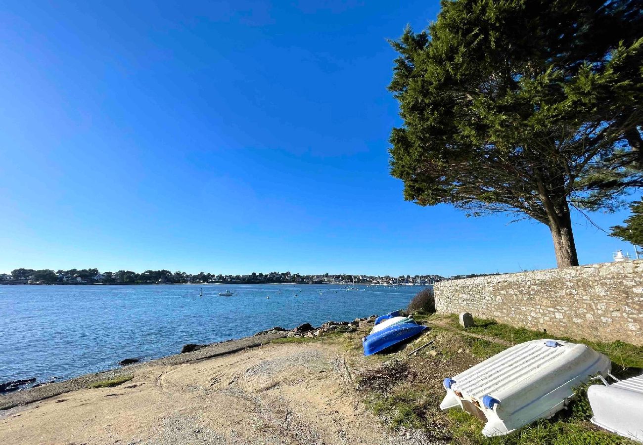 House in Saint-Philibert - -