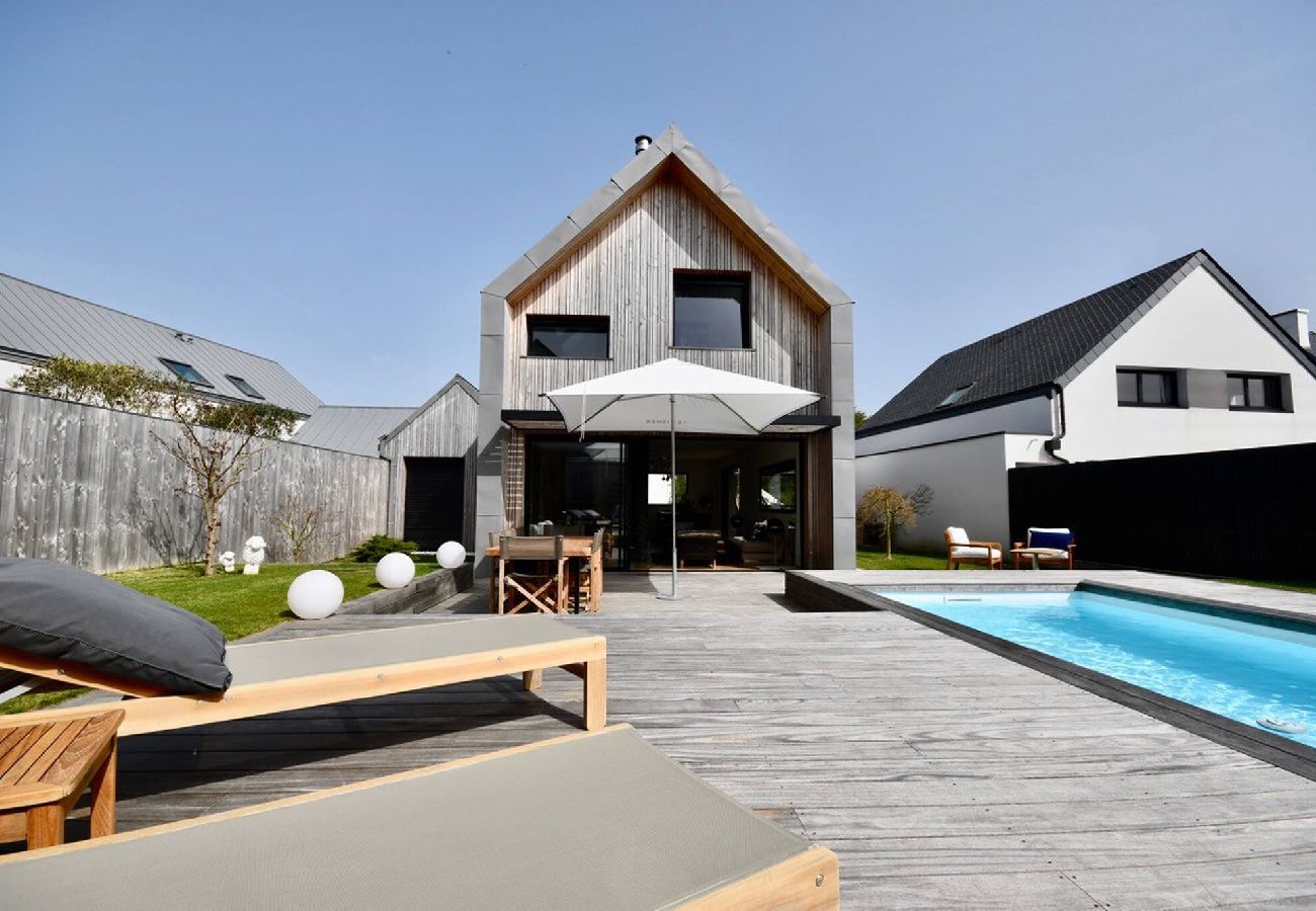 Maison à La Trinité-sur-Mer - Kerguillé, villa avec piscine 
