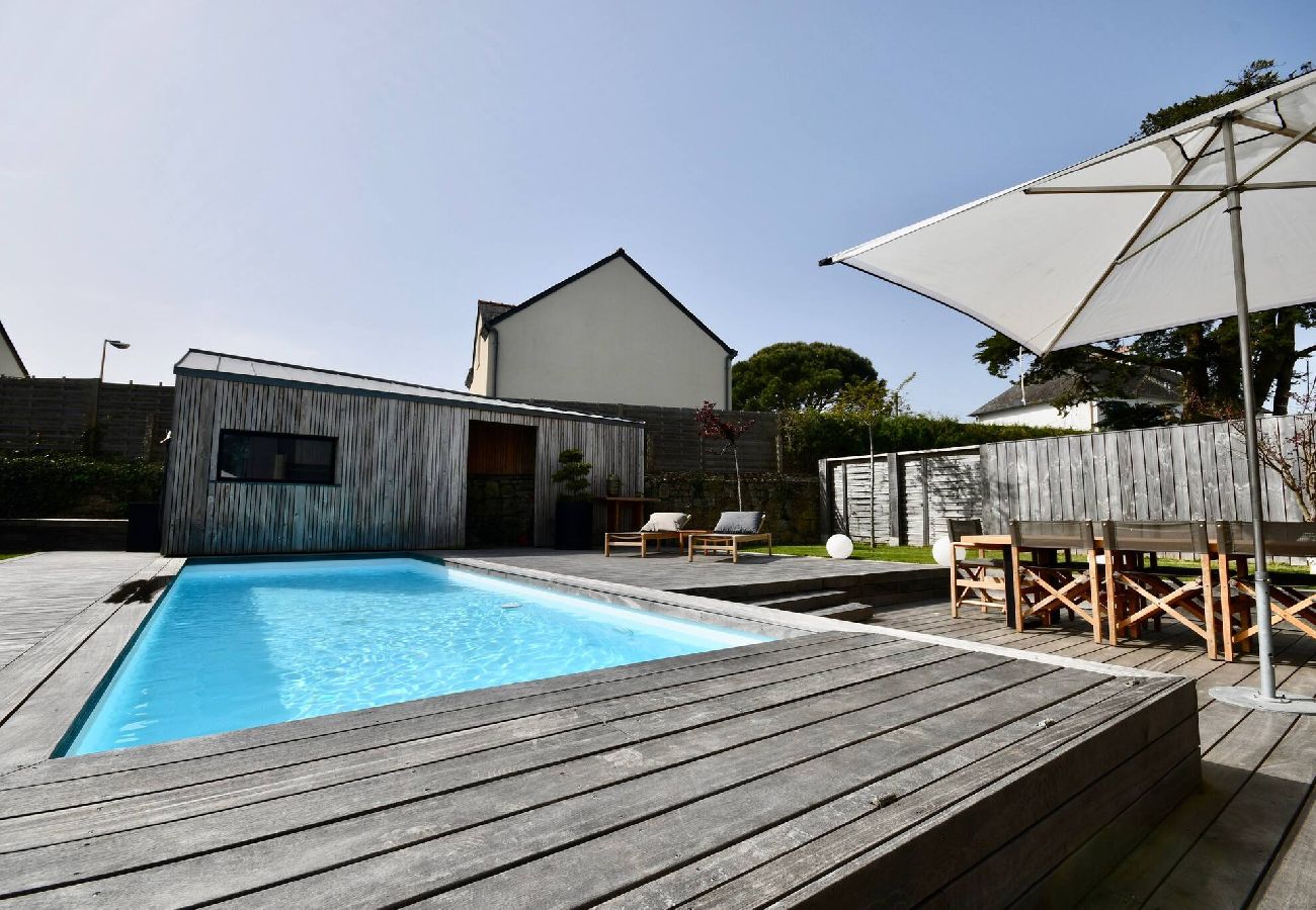Maison à La Trinité-sur-Mer - Kerguillé, villa avec piscine 